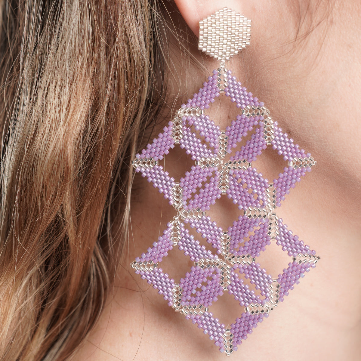 Maxi Aretes Rombos Entrelazados Morado